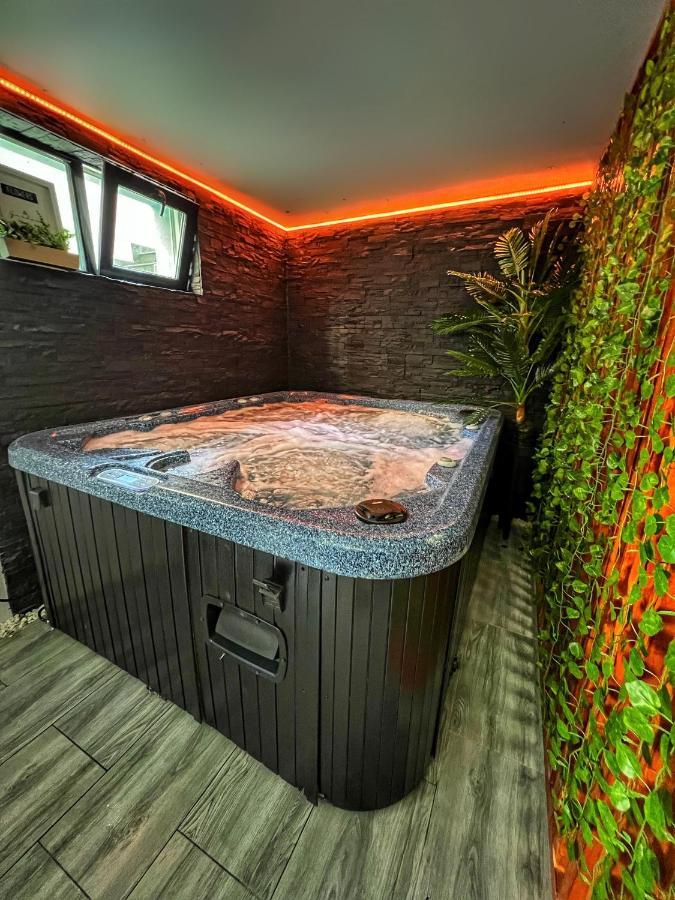 Luxor - Jacuzzi&Cozy Apartments سيبيو المظهر الخارجي الصورة