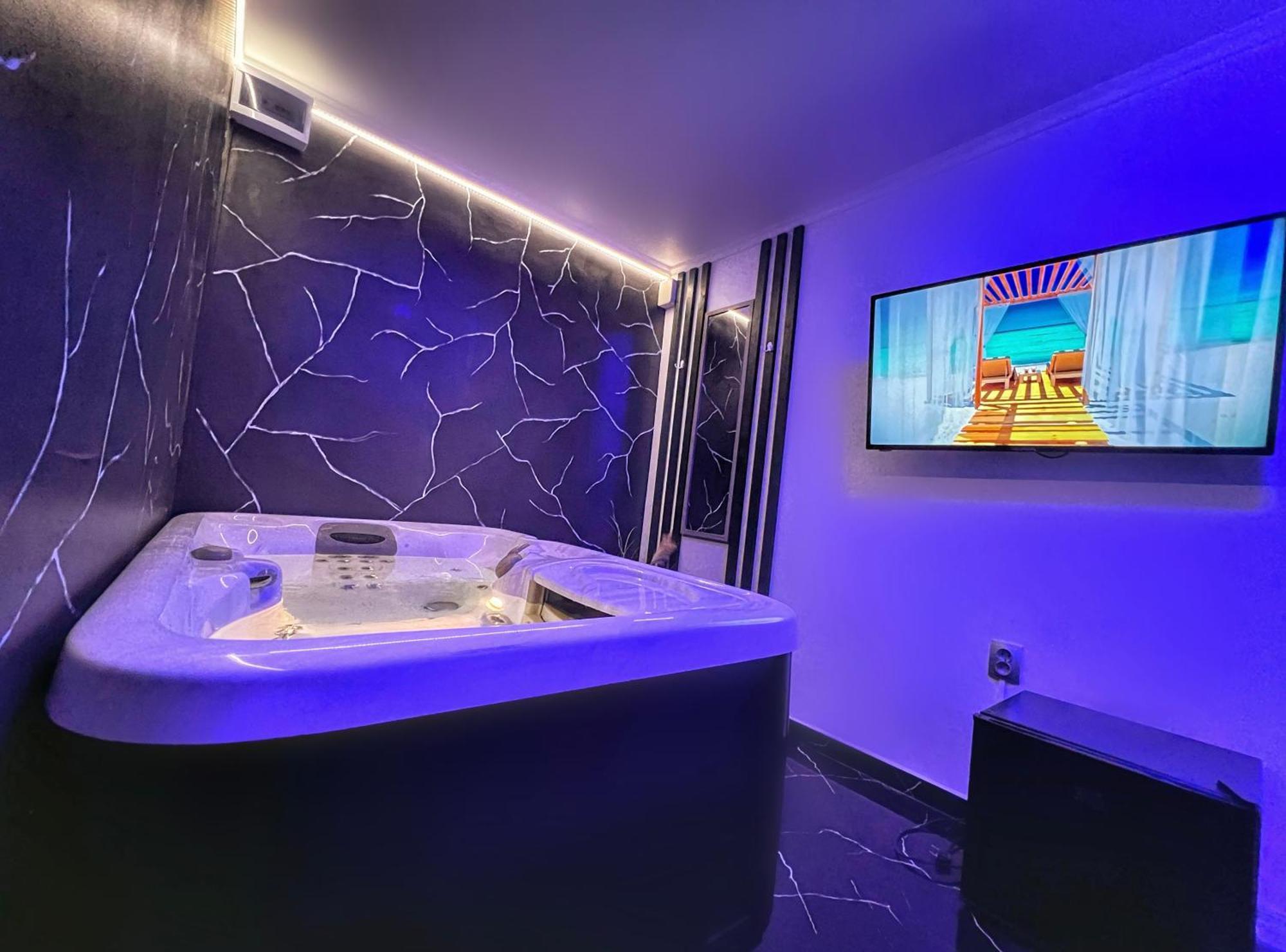 Luxor - Jacuzzi&Cozy Apartments سيبيو المظهر الخارجي الصورة