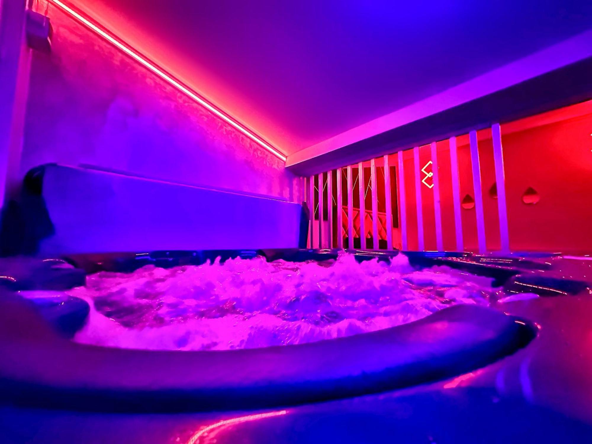 Luxor - Jacuzzi&Cozy Apartments سيبيو المظهر الخارجي الصورة