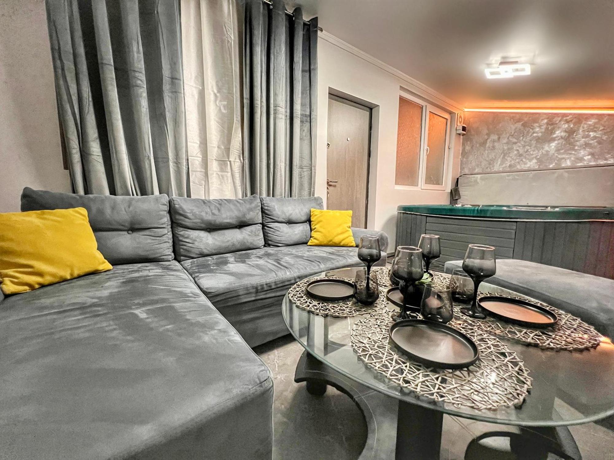 Luxor - Jacuzzi&Cozy Apartments سيبيو المظهر الخارجي الصورة